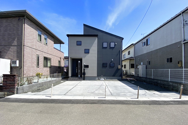 駐車並列4台ＯＫ！(車種による）現地（2026年4月）