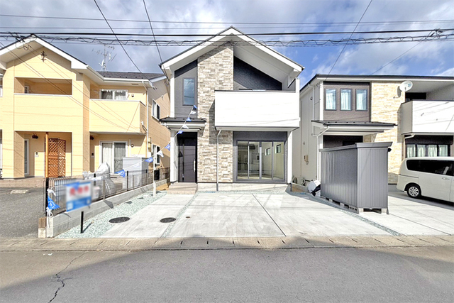 （現地写真）「岩切駅」徒歩11分！並列2台駐車OK！