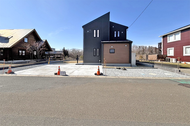 （現地写真）敷地91坪超！駐車5台可能