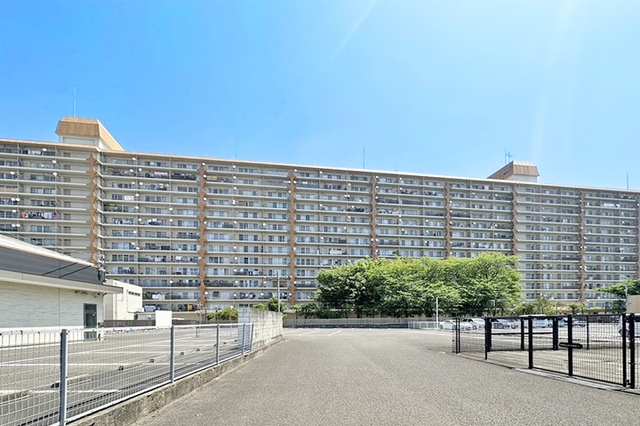 続き間の洋室でリビングが開放感ある空間に！現地（2026年5月）撮影
