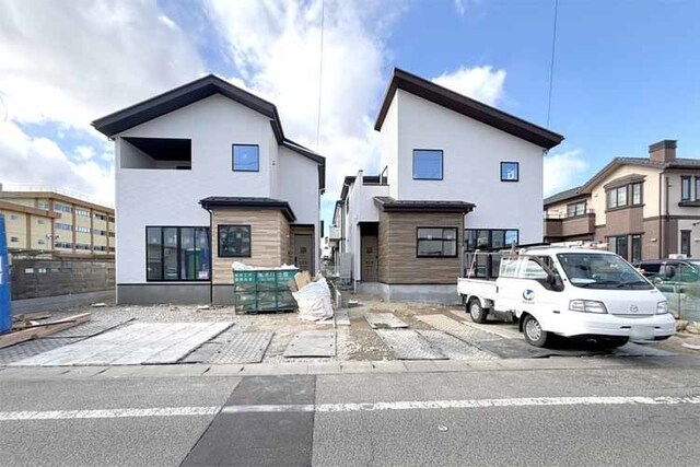 （現地写真）小学校まで徒歩2分！通学安心♪