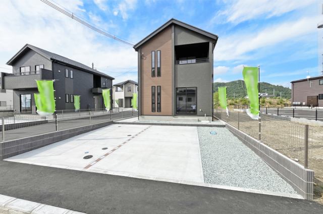 玄関には可動棚付きのシューズクローク付き！現地（2025年5月）撮影