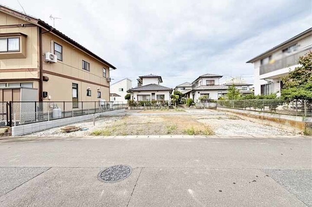リビングは3面採光と陽当たり＆風通りを十分に確保！現地（2026年9月）撮影
