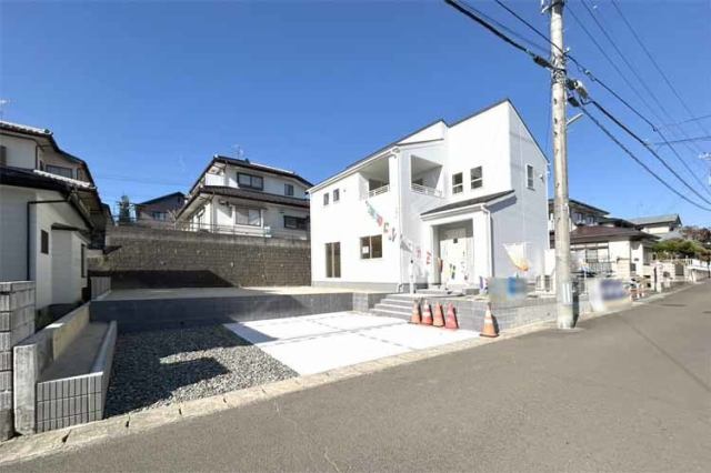 （現地写真）74坪超の敷地！並列3台駐車OK！