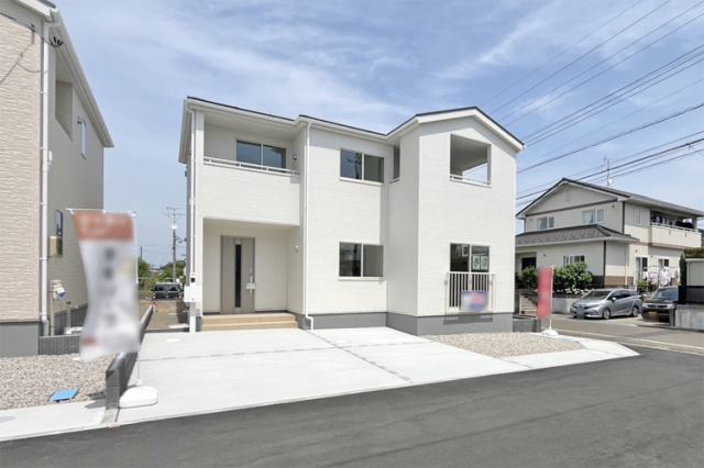 並列駐車3台（車種による）前面道路6m以上で駐車もラクラク現地（2025年5月）撮影