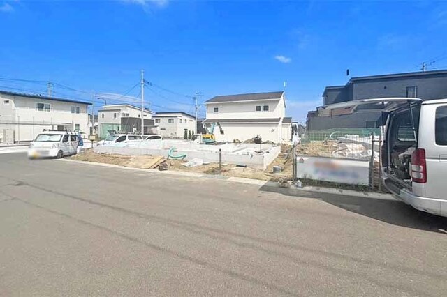 家族が自然と集まる人気のリビング階段！現地（2026年7月）撮影
