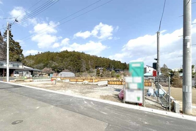 （現地写真）県道近くお出かけも便利な立地！