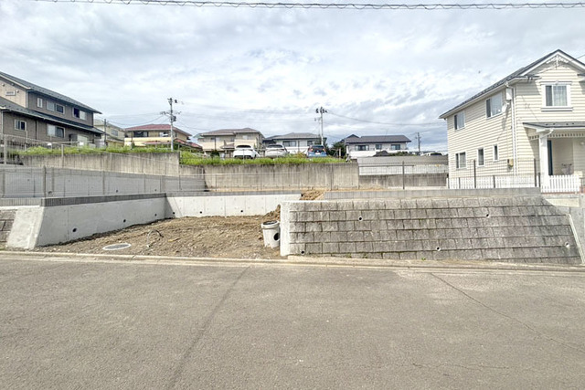 敷地広々61坪♪お庭＆駐車スペースもしっかりと確保！現地（2026年9月）撮影