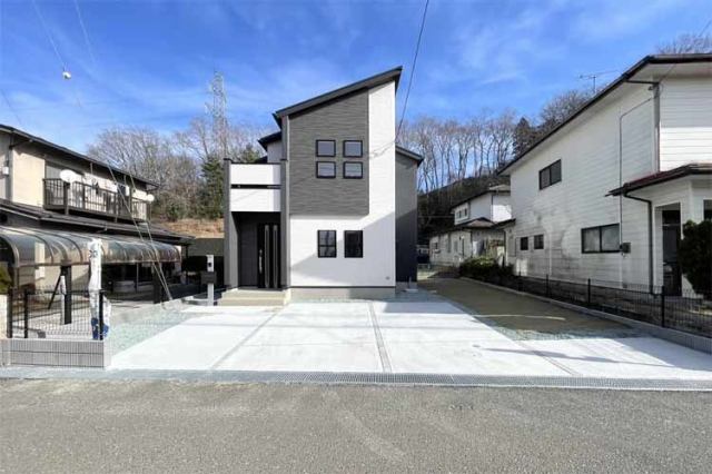 （現地写真）敷地61坪超！並列3台駐車OK！