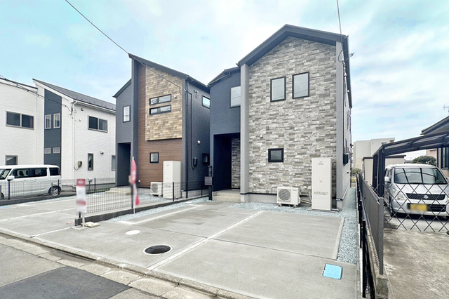 並列駐車2台＋50坪以上の広々した敷地にお庭付き！現地（2026年3月）撮影