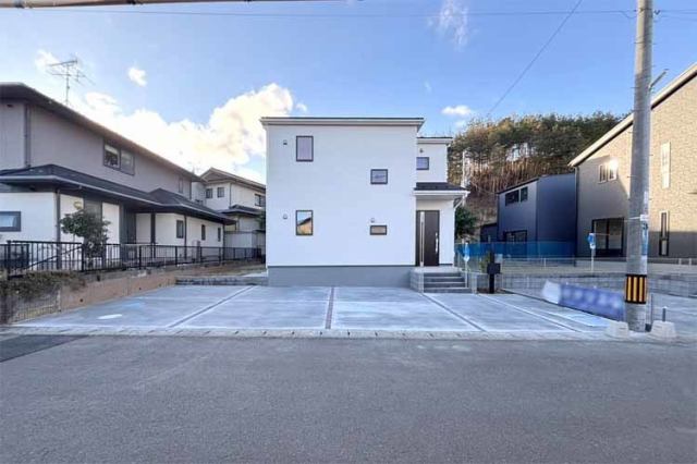 （現地写真）59坪超の敷地！南庭付き！並列3台駐車OK！