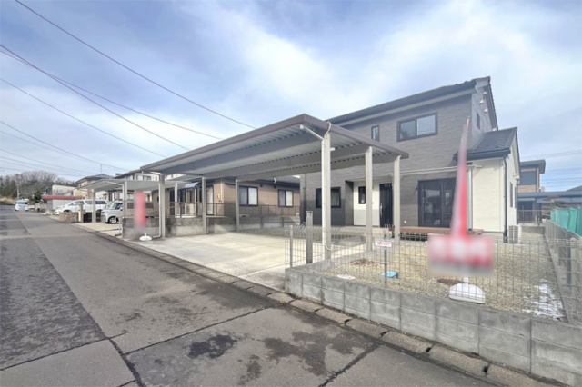 カーポート×並列駐車3台陽当たりの良い南面道路現地（2026年1月）撮影