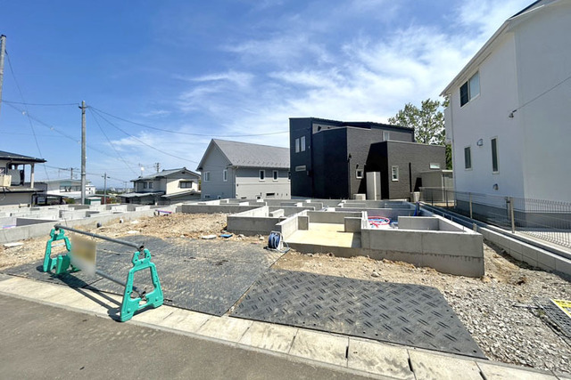 駐車しやすい前面広々道路6ｍ！並列駐車2台OK♪現地（2026年5月）撮影