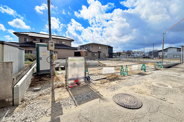 徒歩10分圏内のスーパーが2ヶ所も！お仕事帰りのお買い物もラクラク♪現地（2026年10月）撮影