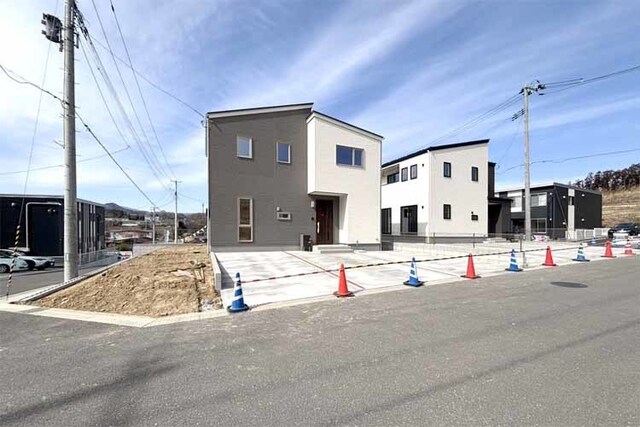 （現地写真）61坪超の敷地！駐車3台OK！