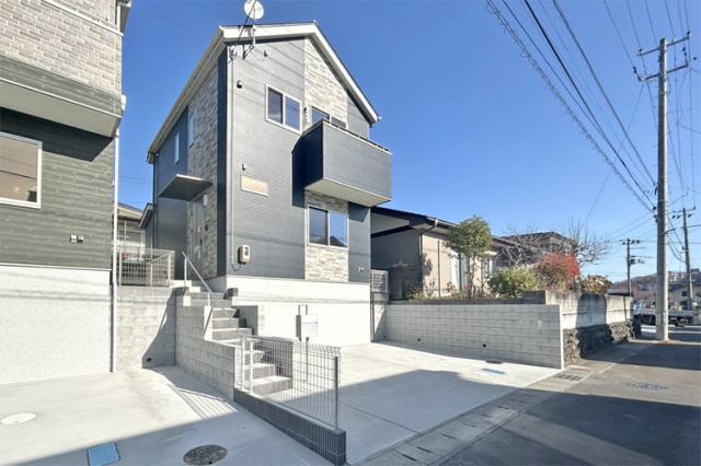 並列駐車2台可能♪お車の出し入れも楽らくできちゃいますね♪現地 （2025年12月）撮影