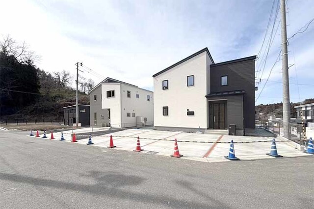 （現地写真）61坪超の敷地！駐車3台OK！