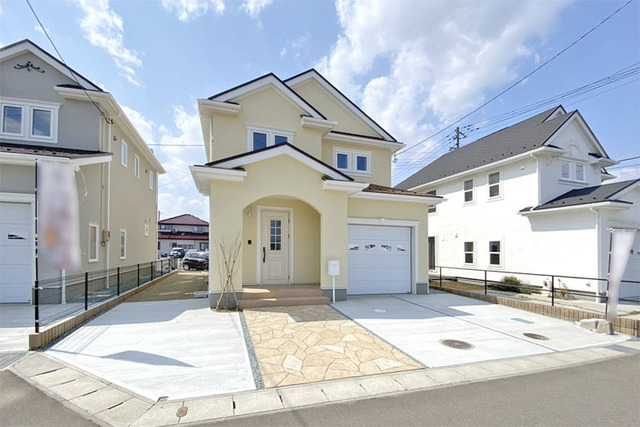 敷地50坪以上の広々スペース！愛車も守れるビルトインタイプ♪現地（2026年4月）撮影