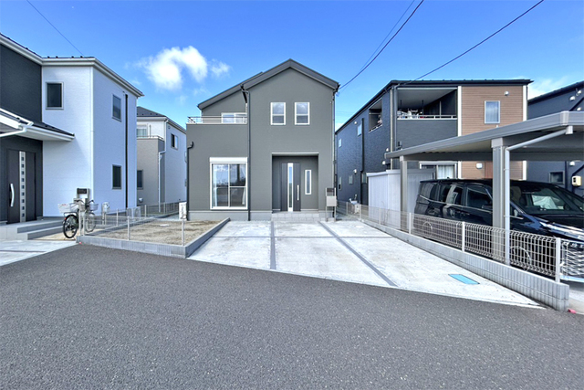 （現地写真）和4年12月築！きれいな内外装！