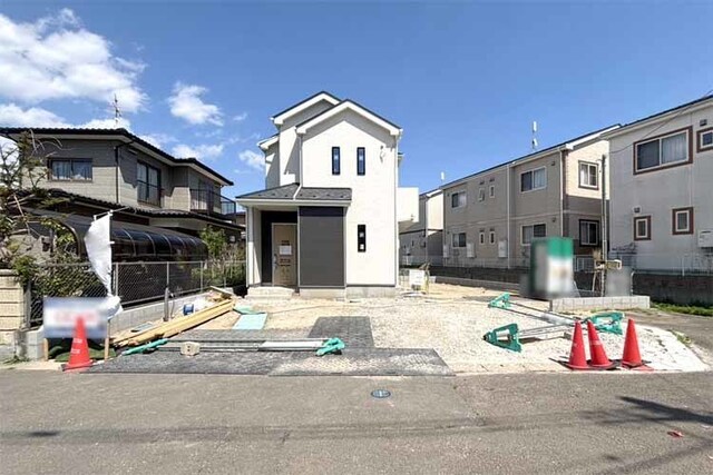 （現地写真）64坪超の敷地！並列3台駐車！楽しみ広がる南庭！
