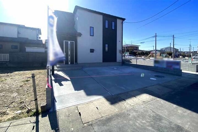 リビングに開放感が生まれる続き間の洋室！現地（2026年2月）撮影