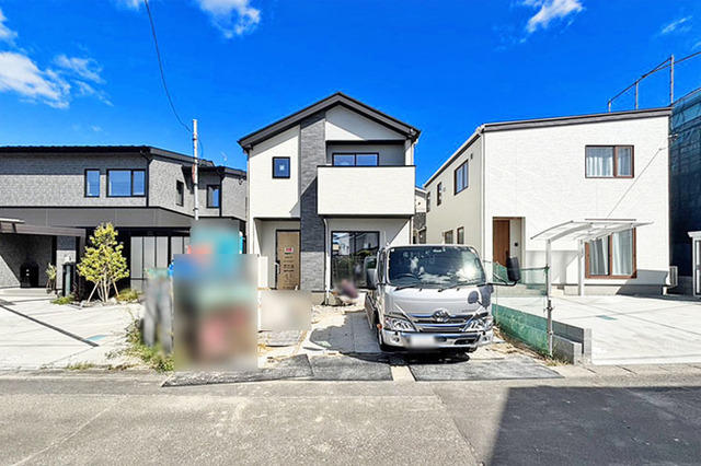 並列駐車3台ＯＫ！活用しやすいきれいな整形地です♪現地（2026年4月）撮影