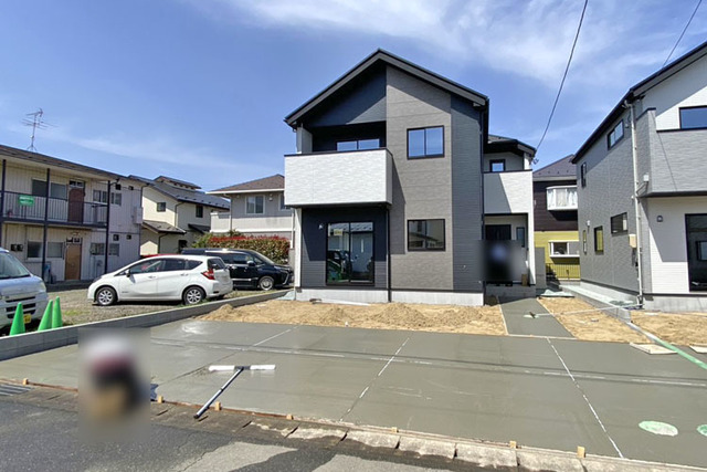 並列駐車3台ＯＫ！活用しやすいきれいな整形地です♪現地（2026年4月）撮影