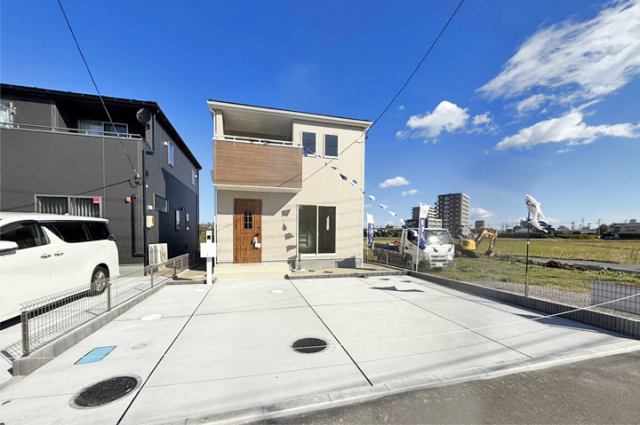 駐車並列3台OK！安心安全オール電化住宅！現地（2025年11月）撮影