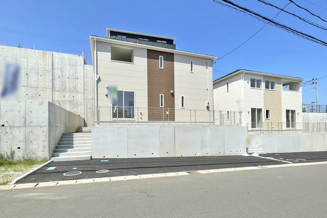 のびのびと過ごせる50坪以上の敷地♪ご夫婦でお車所有も可能な駐車2台！現地（2026年8月）撮影