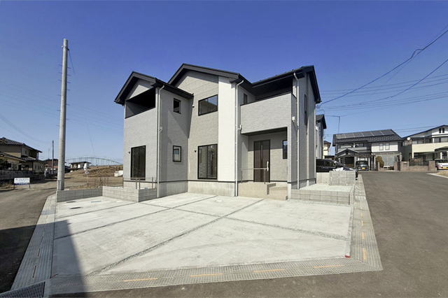 開放的な角地・駐車3台分スペース確保！現地（2025年3月）撮影