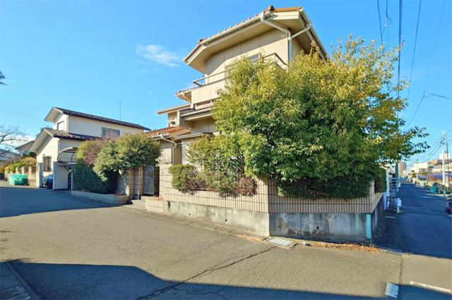 見通しが良く防犯性の高い贅沢な角地♪現地（2025年12月）撮影