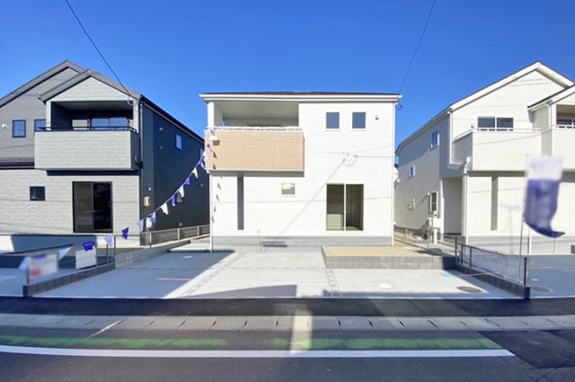 2階ホールはゆとりのある広さでそのままバルコニーへ行けます！現地（2026年1月）撮影