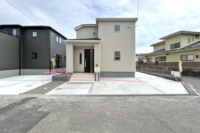 （現地写真）角地で開放的！