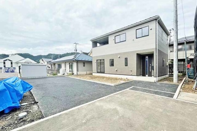 2階居室は南向きで陽当たり良好♪現地（2026年9月）撮影