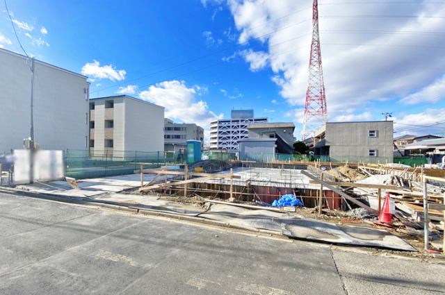 小学校・銀行・コンビニ・薬局も徒歩10分内！現地（2025年12月）撮影