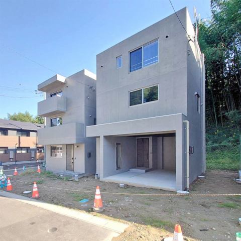 スタイリッシュなコンクリートの打ちっぱなしデザイン現地（2025年10月）撮影