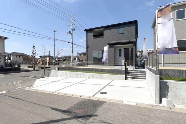 （現地写真）67坪超の敷地！並列4台駐車OK！