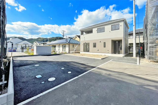 2階居室は南向きで陽当たり良好♪現地（2026年10月）撮影