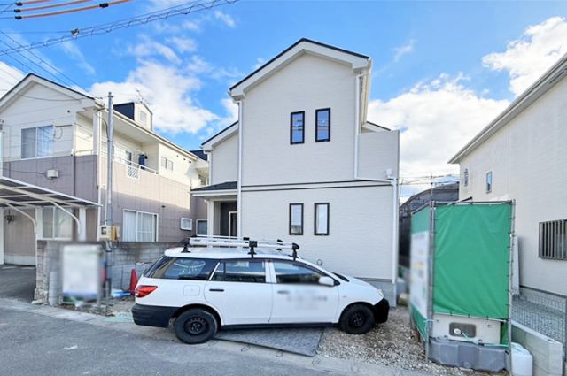 続き間の洋室を備えたゆとりある4LDK！家族が増えても安心♪現地（2025年12月）撮影