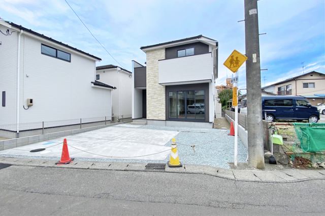 リビングはゆとりの22.7帖！現地（2025年9月）撮影