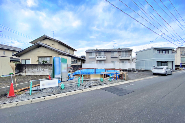 前面道7.2ｍと広々！駐車並列2台OK！現地（2026年3月）撮影