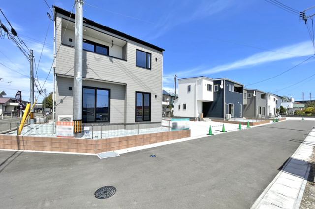 （現地写真）ゆとりの敷地！長期優良住宅で安心！