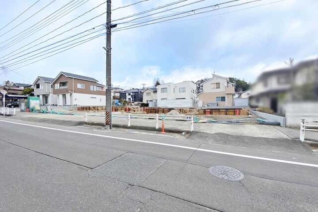 リビングは広々19帖！家族団らんに嬉しい空間！現地（2026年3月）撮影