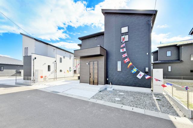 学校やスーパー、コンビニも徒歩10分圏内！現地（2025年11月）撮影